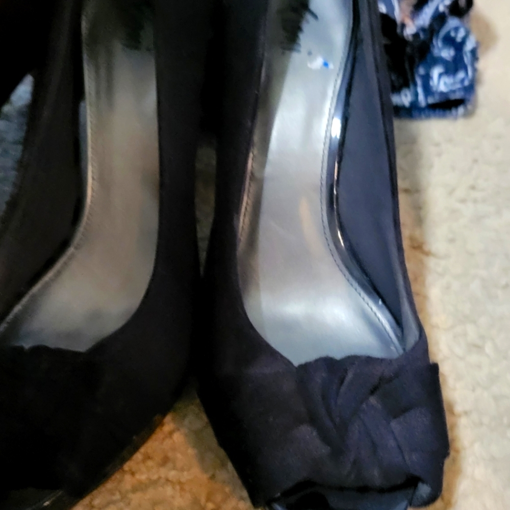 Black open toe